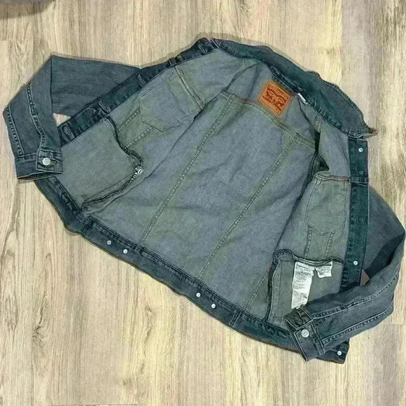 Levi’s Women’s Medium Wash Premium Denim Jean Trucker Jacket Levi Strauss Size S - Picture 4 of 9